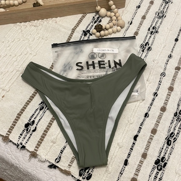 Swim bottoms - Picture 1 of 5